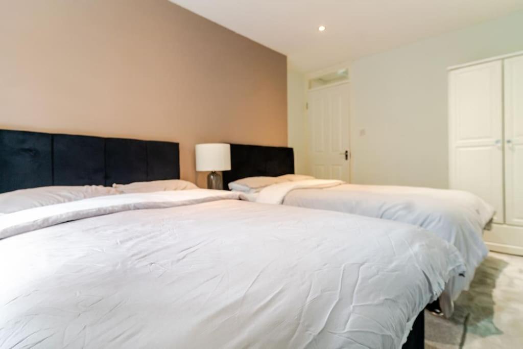 A&S Properties, No Guest Fees, Bank Transfe Deposit Available Wolverhampton Exterior foto